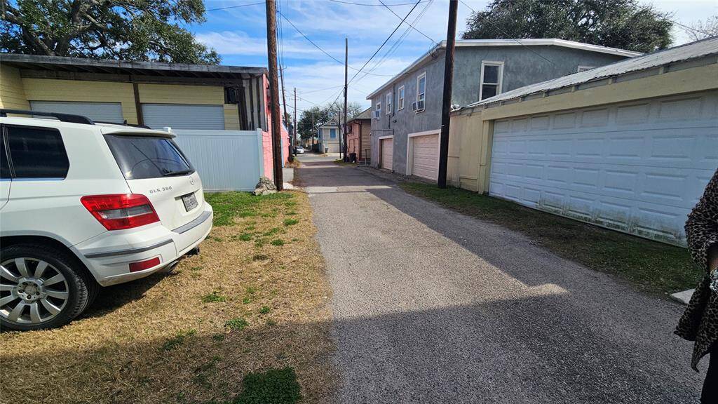 The Alley behind the house for extra parking.
