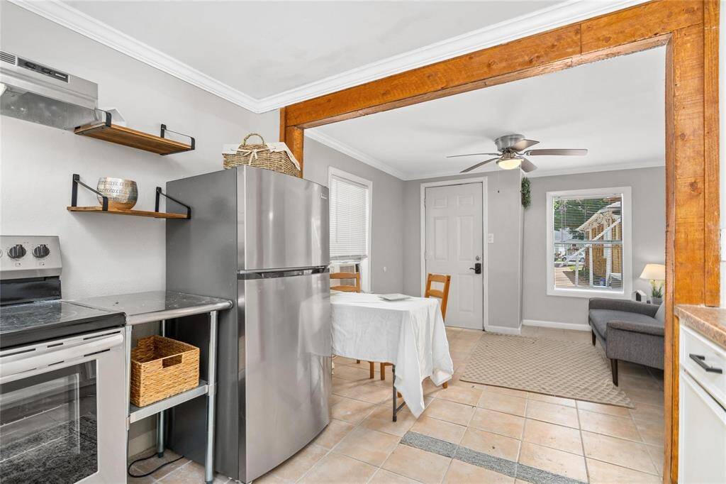 Garage Apt B
