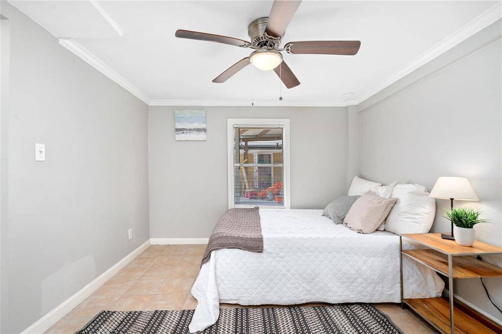 Garage Apt B