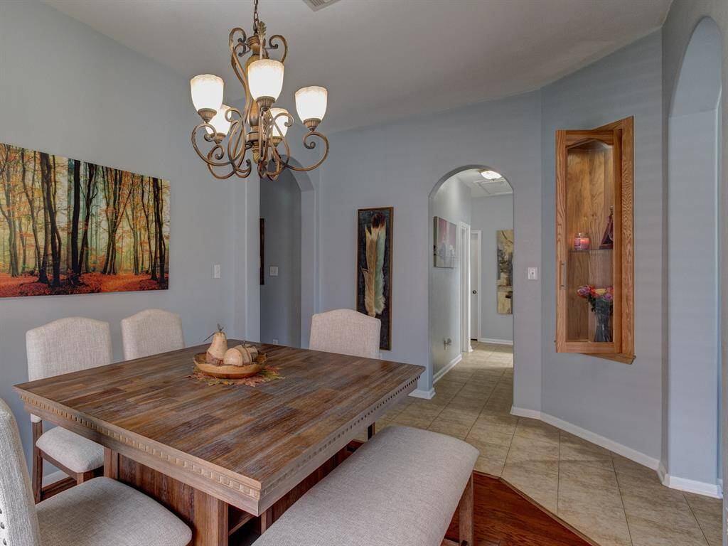 Dining Area leading to Kitchen