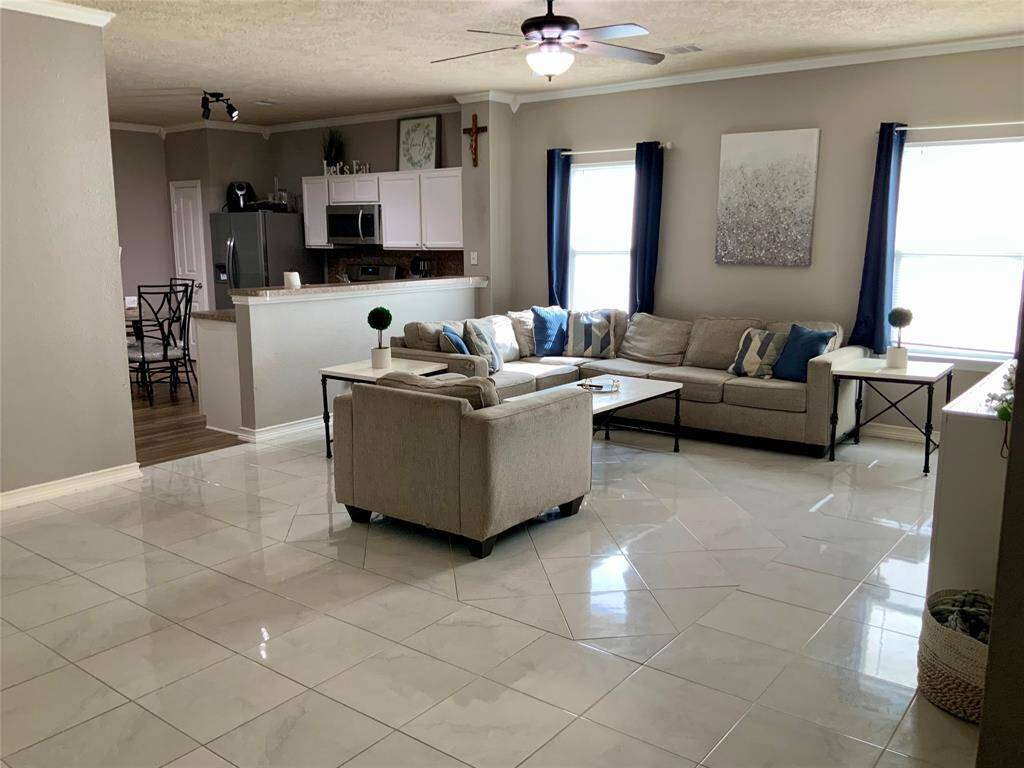Family Room - SO spacious