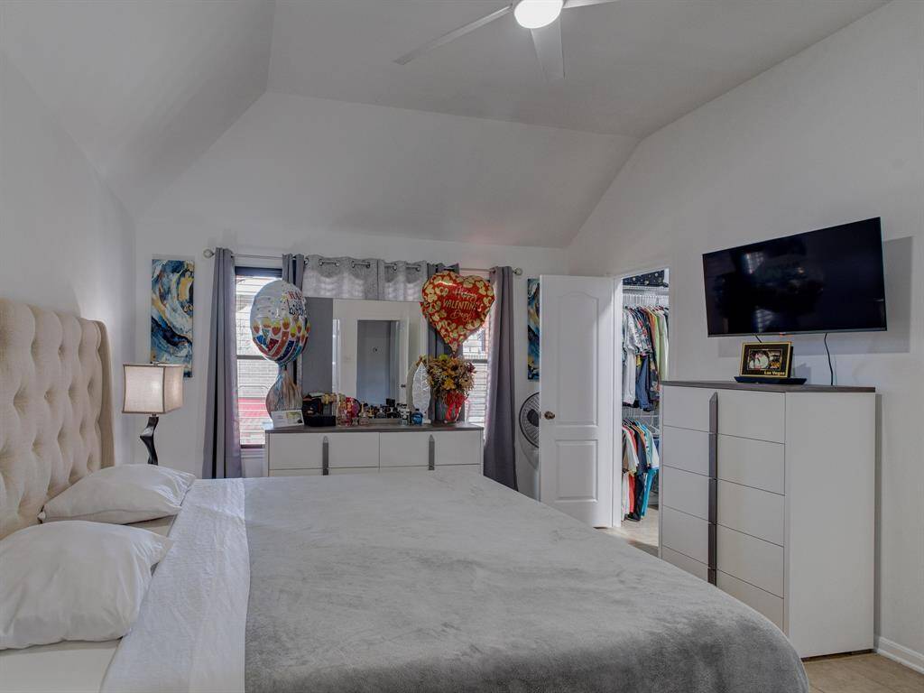 Master Bed with Walking Closet