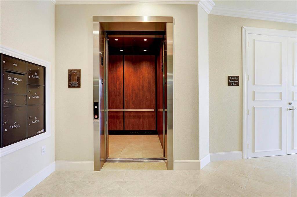 Lobby and elevator access to unit on 3rd floor.