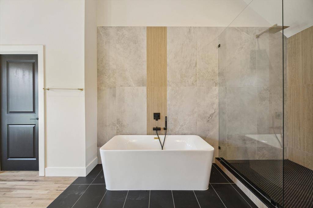 Let all your troubles go in this gorgeous soaking tub.