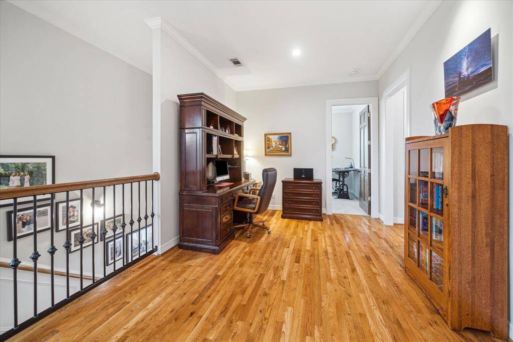 The home office area is ideal for working or studying, providing a focused space to be productive.
