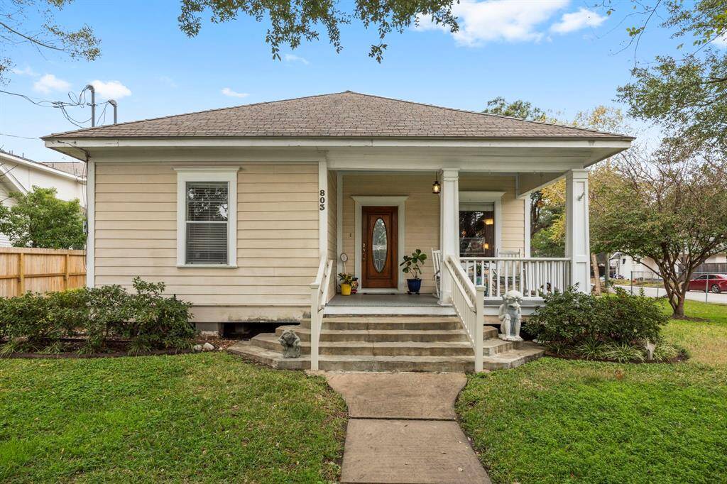 Quintessential Heights bungalow