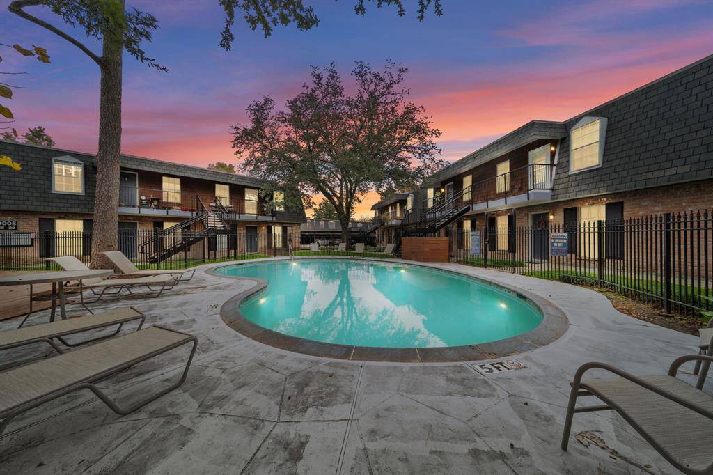 Twilight photo of complex