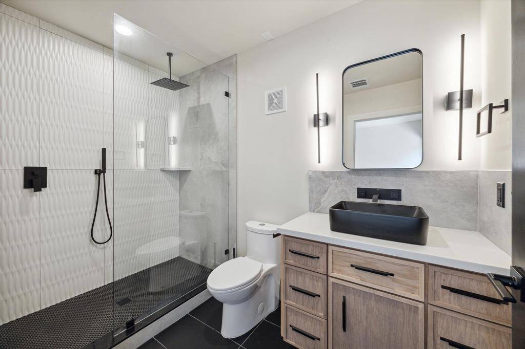 Each bedroom has its own well appointed bath.