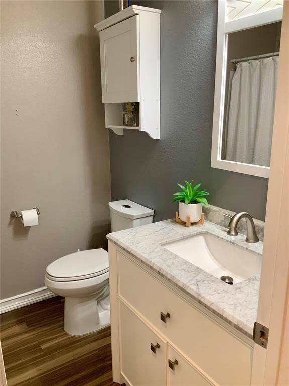 Guest bathroom shared for bedroom 1&2