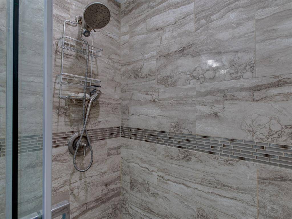 2nd Bath / Shower