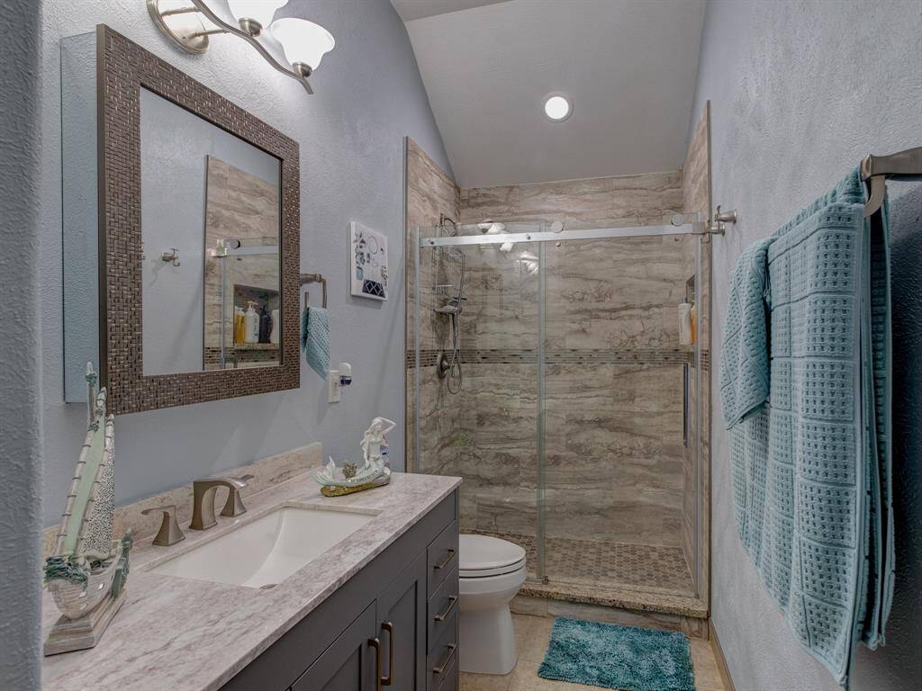 2nd Bath  9.8 ft x 5.0 ft