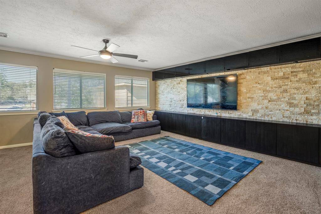 Upstairs TV included!