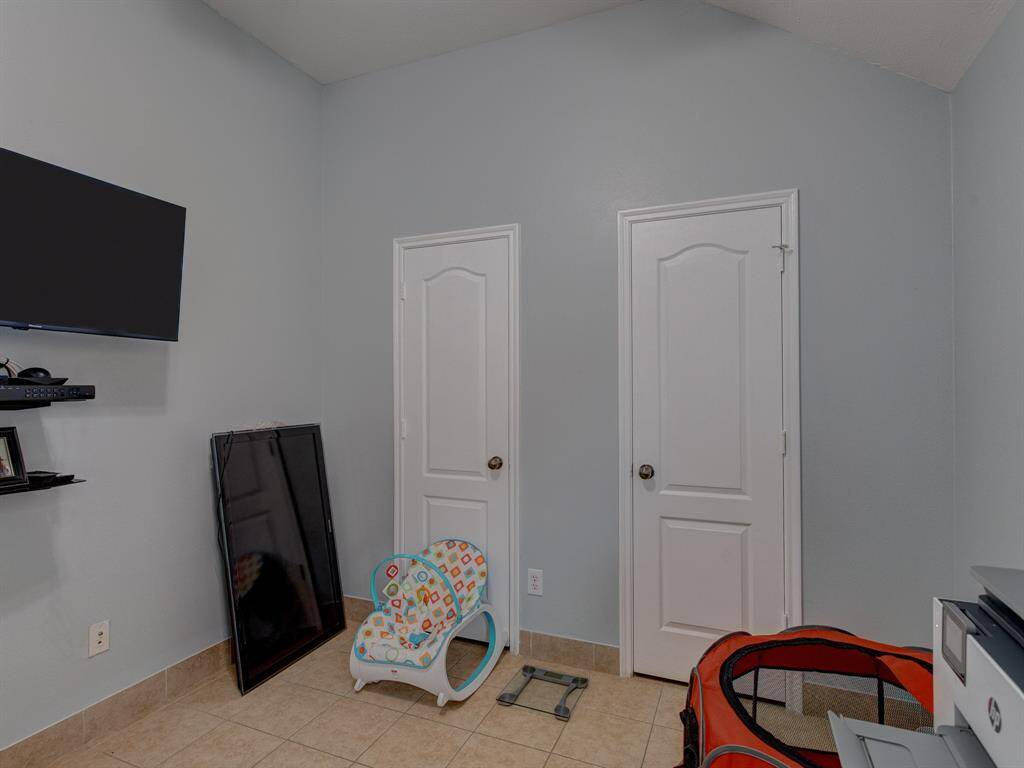 Home Office / 4th Bedroom