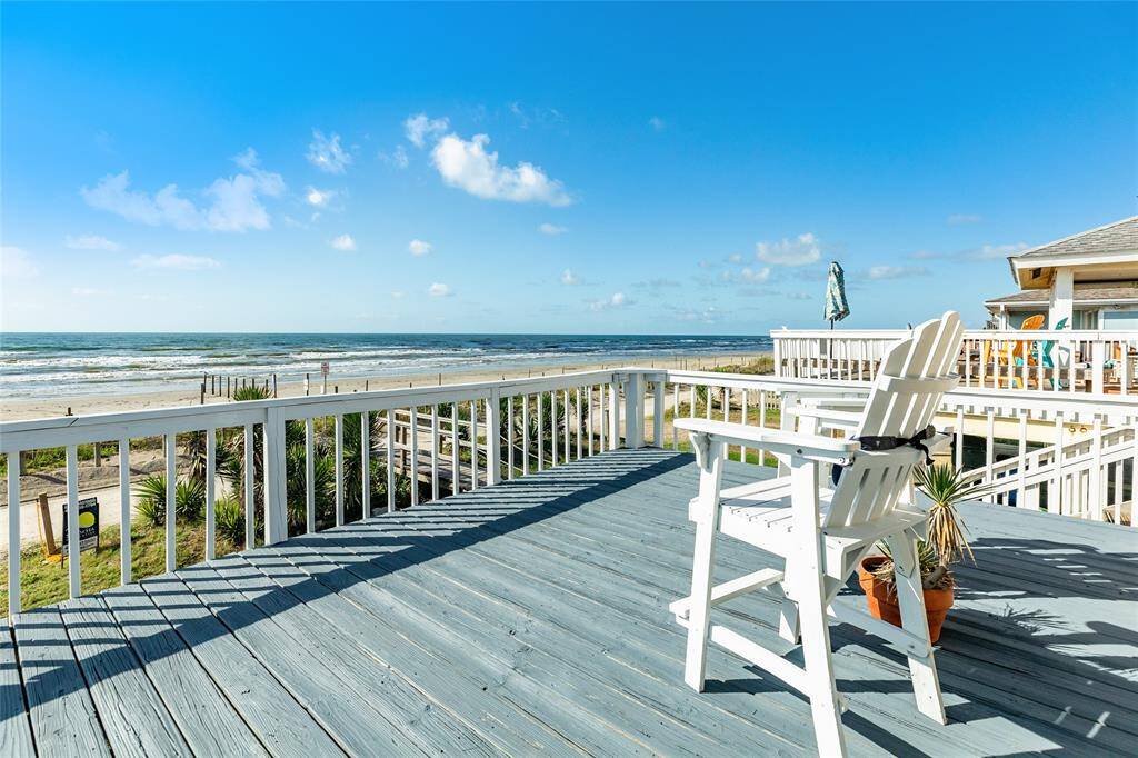 Welcome to beachfront living!