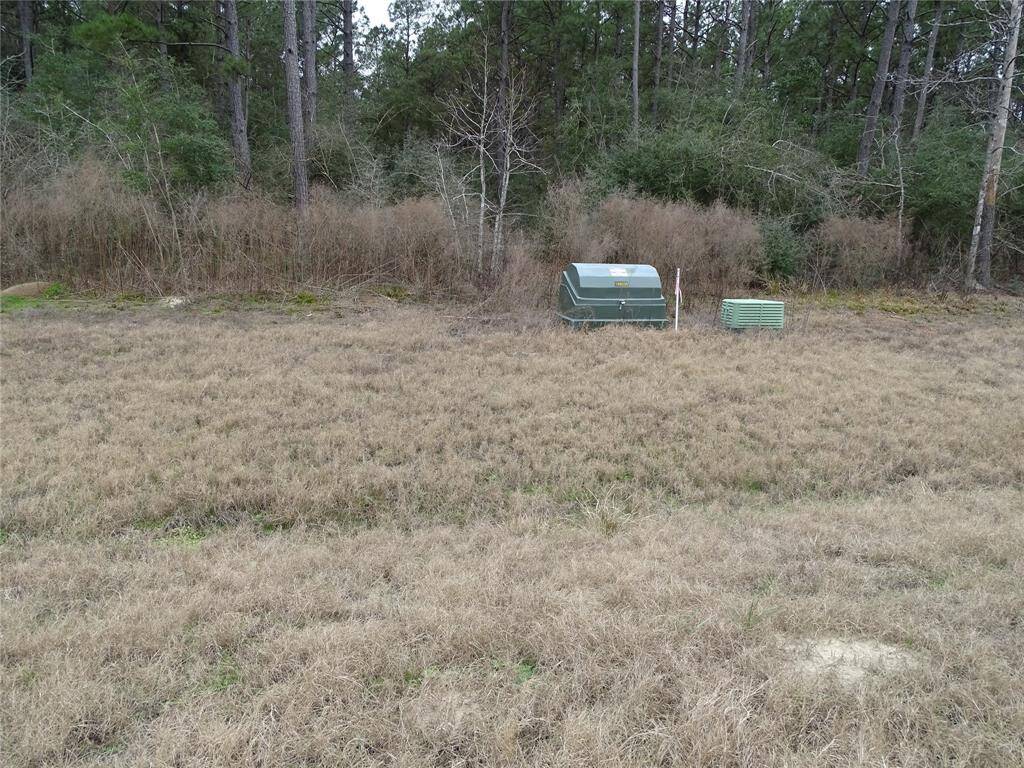 Lot ends at this marker, front right