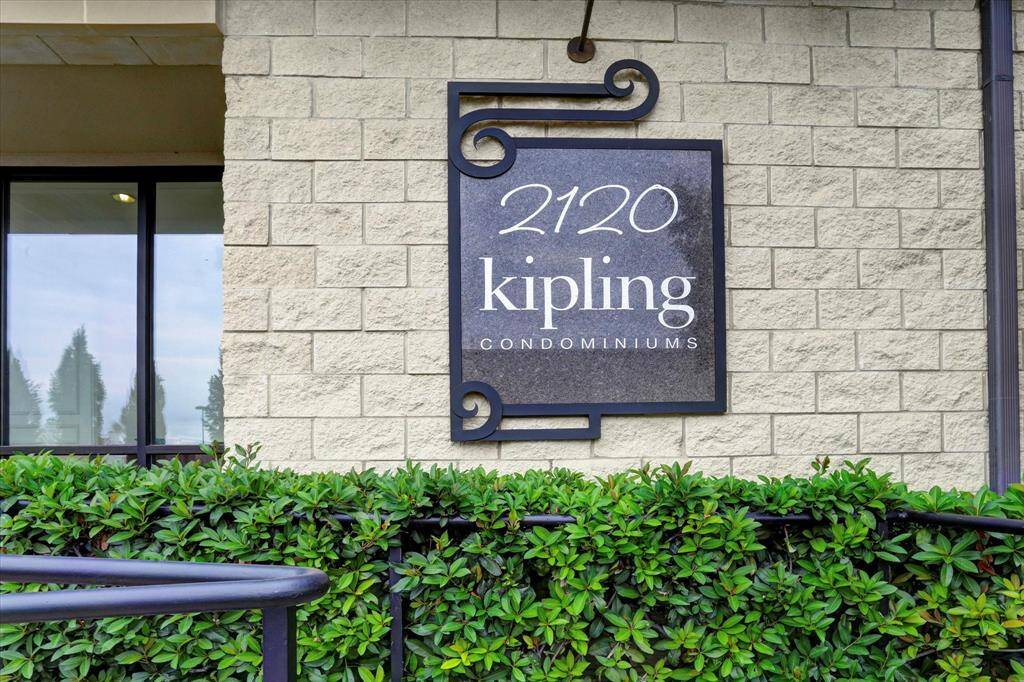 Welcome to 2120 Kipling, a fantastic building in ideal central location in Upper Kirby/Montrose area of Houston.