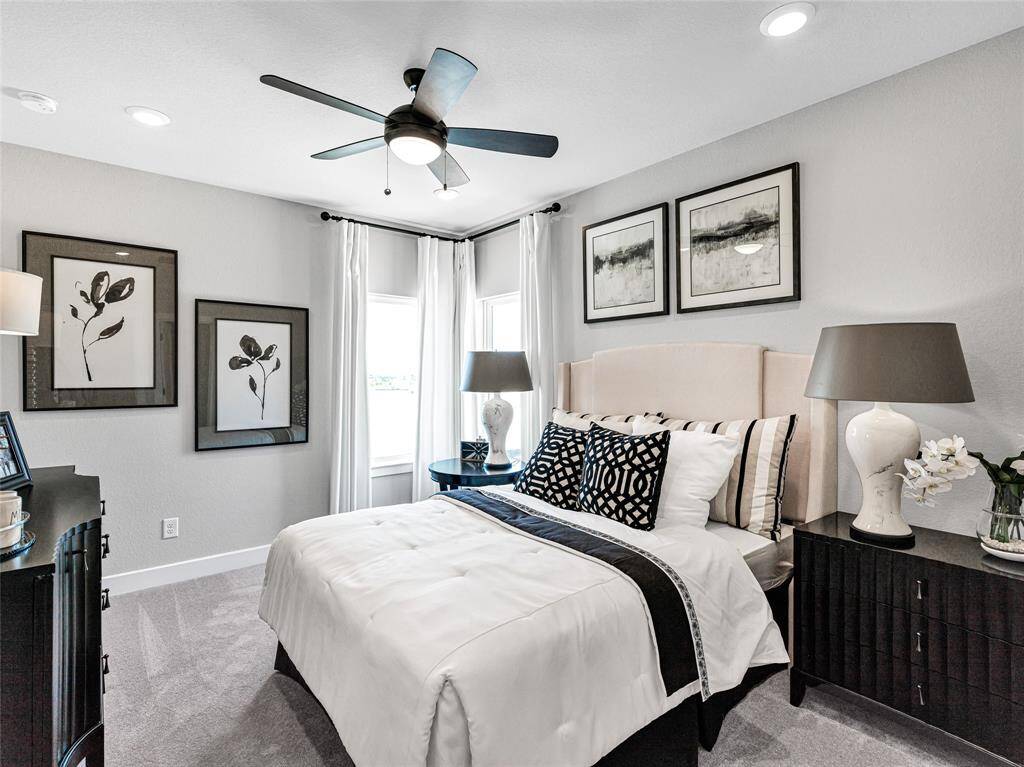 Secondary bedroom