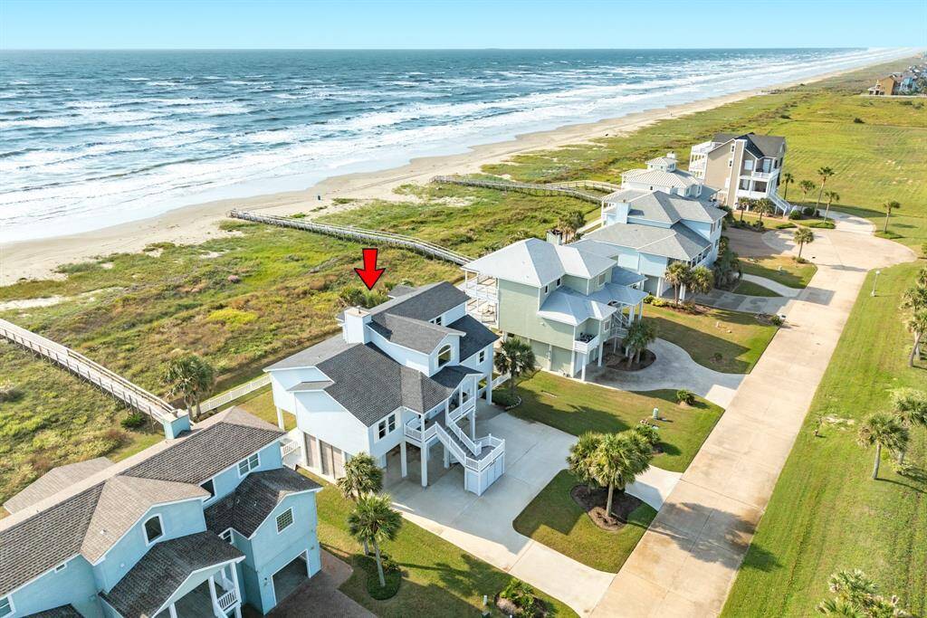 Aerial view looking towards the SW. Unlimited sea shell hunting, beach walking/jogging, lounging and surf fishing opportunities.