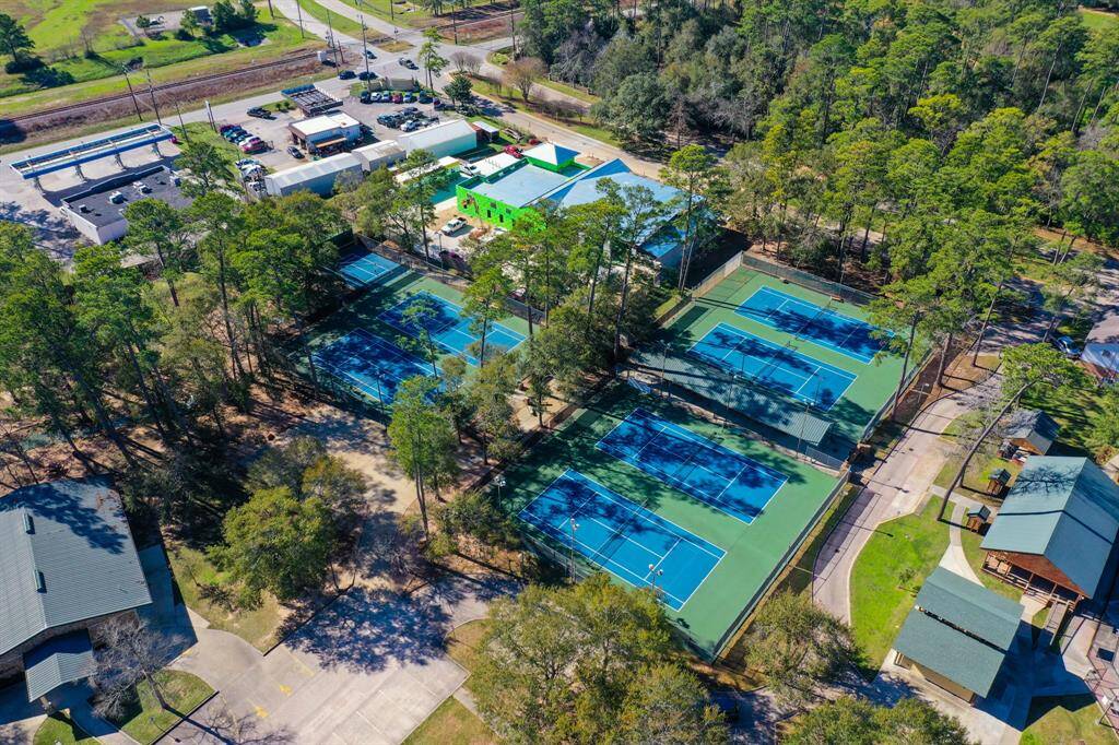Plenty of tennis courts