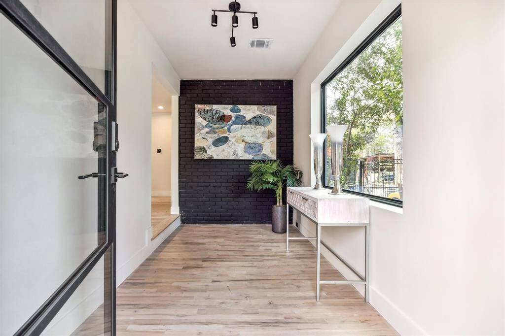 Colors and materials found in nature is the theme, and warmth and intimacy through large open spaces is the guiding principle. A sort of Garden of Eden with walls, if you will.