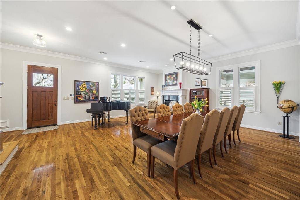 The open layout of the living and dining areas creates an ideal flow for entertaining, allowing for effortless gatherings and seamless interaction between spaces.