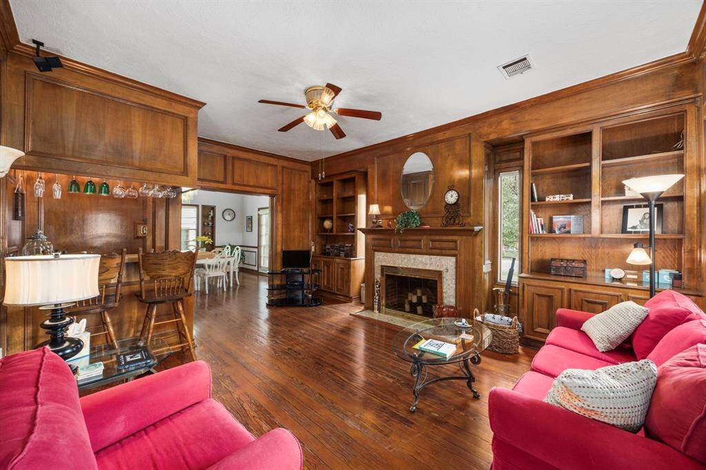 This home makes an amazing first impression with the grand living area.