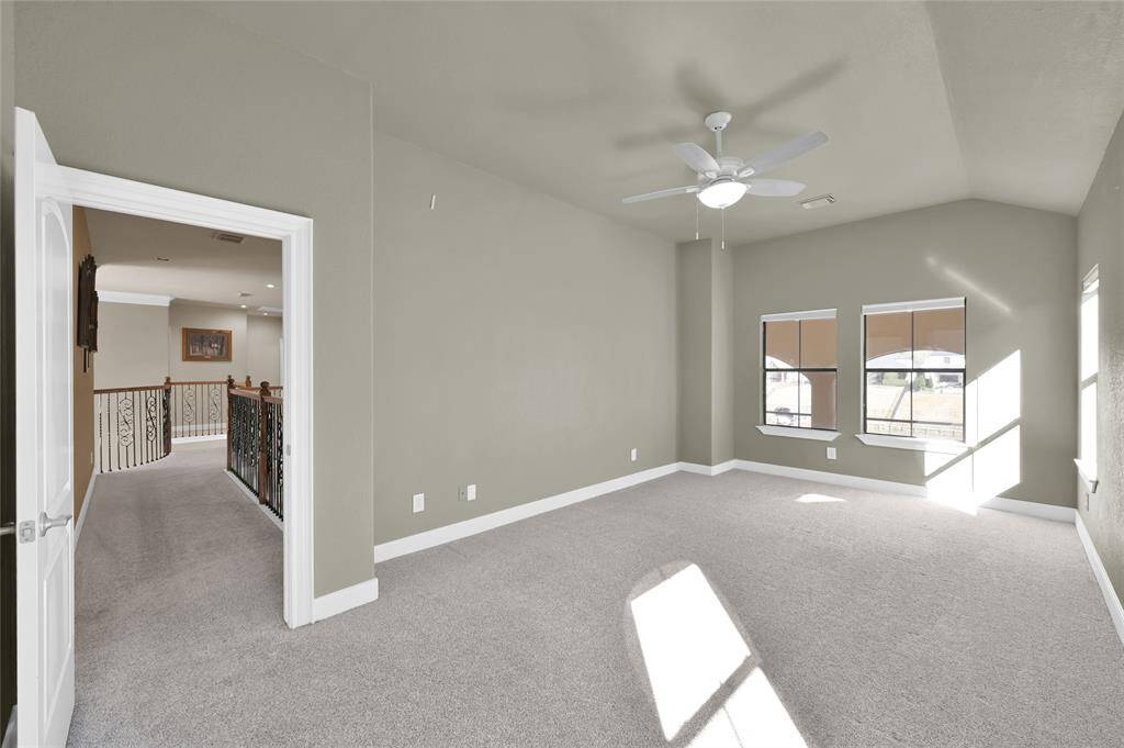 Secondary bedroom