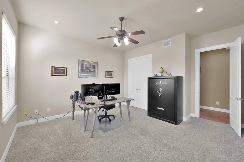 First floor bedroom or office