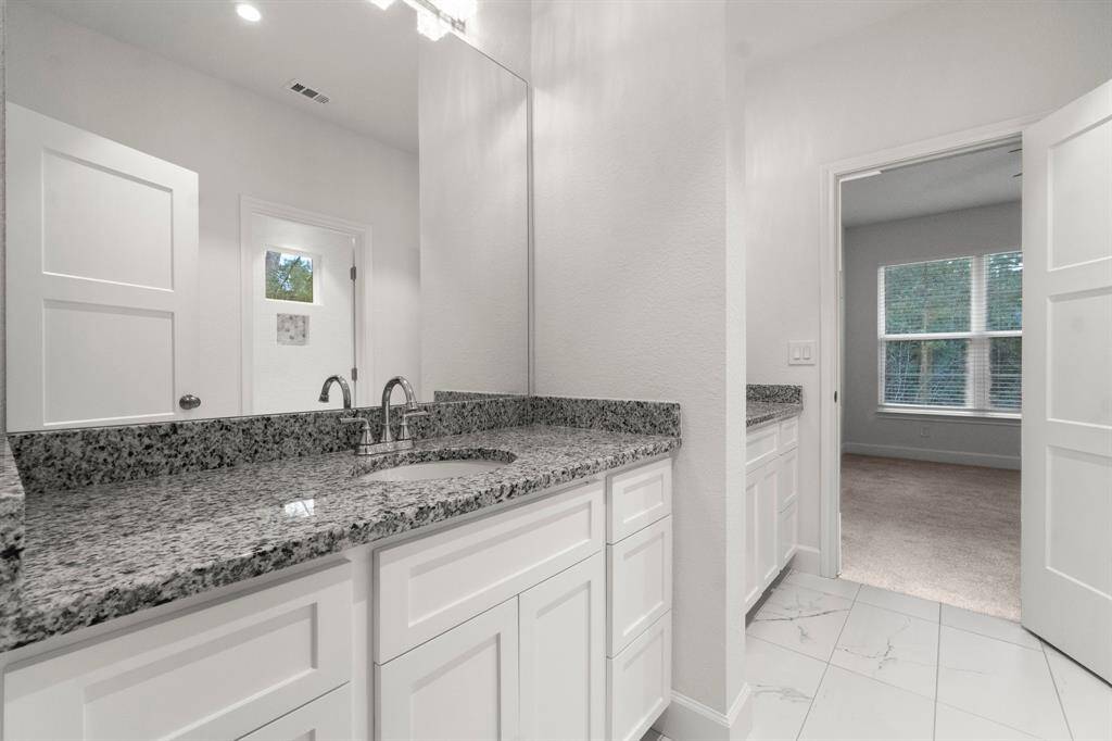 Secondary view of the sinks in the Jack and Jill
