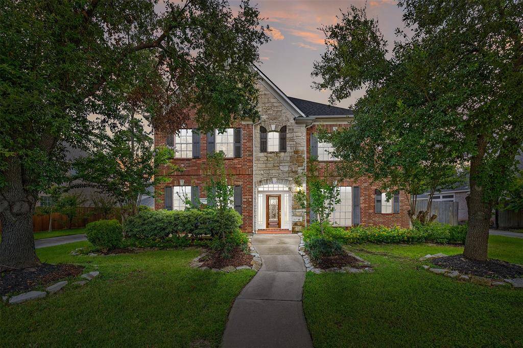 Welcome to 3110 Stargate Court, in the exclusive Waterford Park community of North Houston