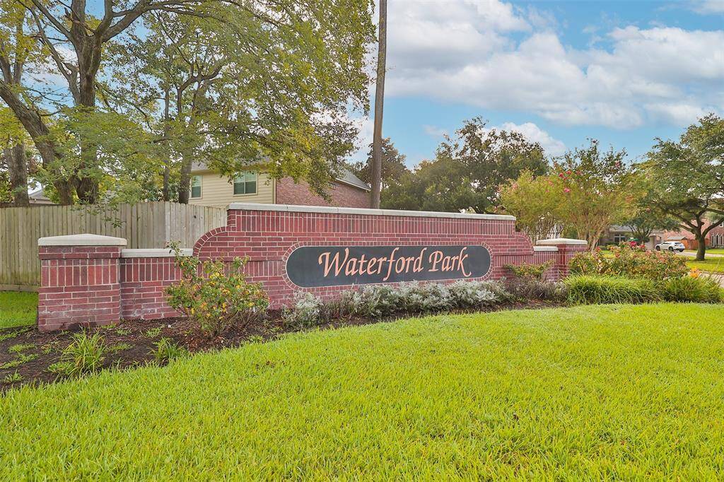 Waterford Park is an exclusive community set in the larger Northgate Forest/Olde Oaks subdivision