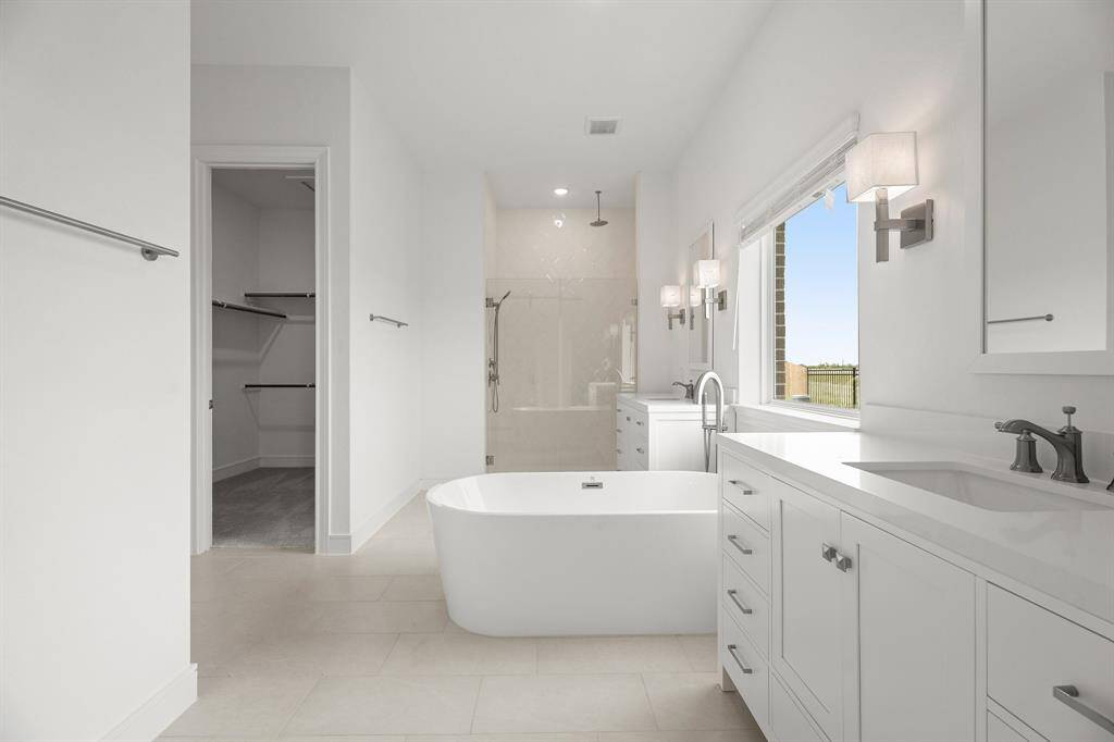 Serene primary bath