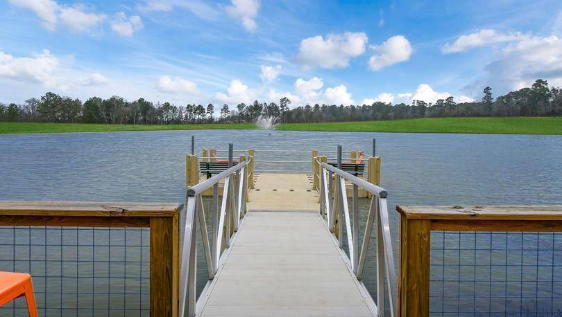 At the Wedgewood Cove Fish Camp, residents have access to a charming, lakeside cabin that has a covered deck, floating pier, and fish-stocked lake. Spend an afternoon fishing with your family or take an evening stroll along the paved walking path surrounding the lake. Adjacent to the Fish Camp is the enchanting Butterfly Park that includes a playground, picnic benches, covered seating, and a tennis court.
