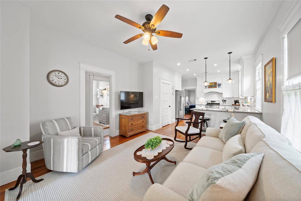 This floor plan with 2 parlors gives you flexibility with Living/Dining spaces