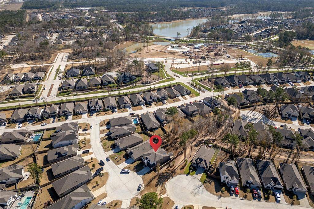 Walking distance to the Tennis Courts and Soon to open Waterpark!