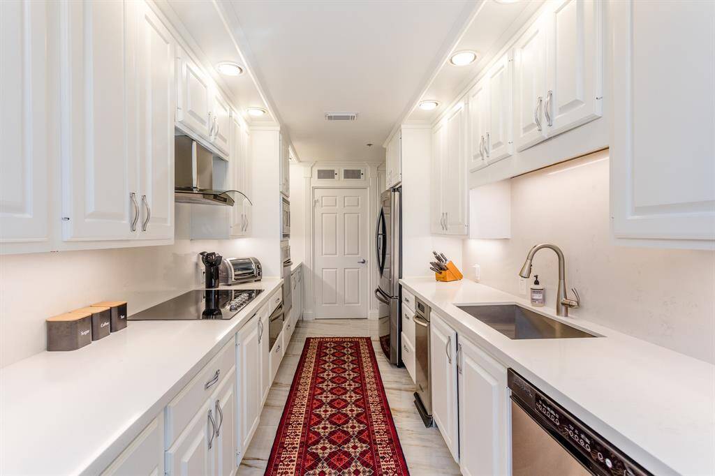 Walk in pantry and utility on the far end of kitchen
