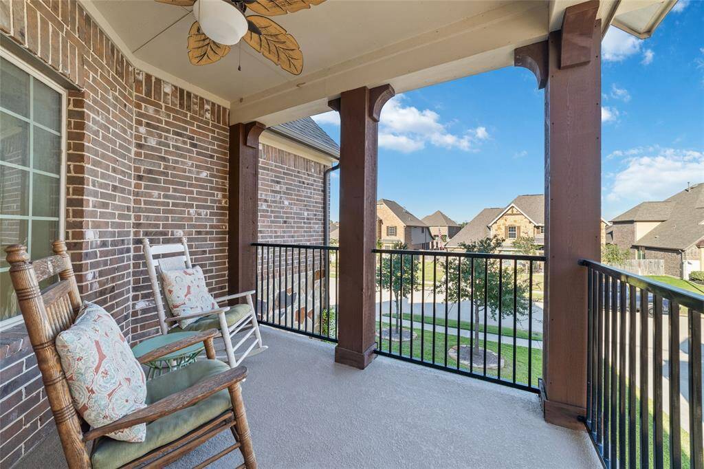 upstairs balcony off game room