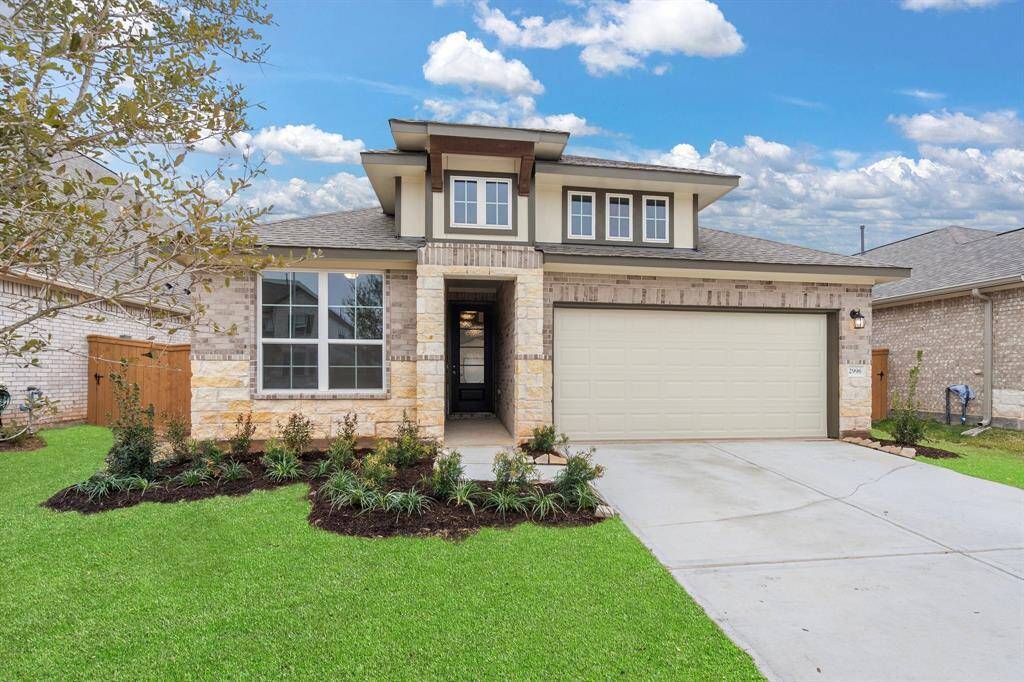 Welcome home to 2996 Golden Dust Drive located in the master planned community of Sunterra and zoned to Katy ISD.