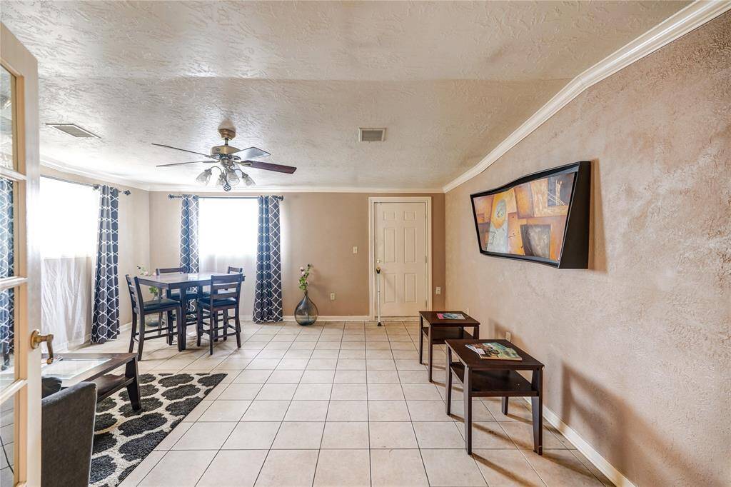 Bedroom or secondary living room