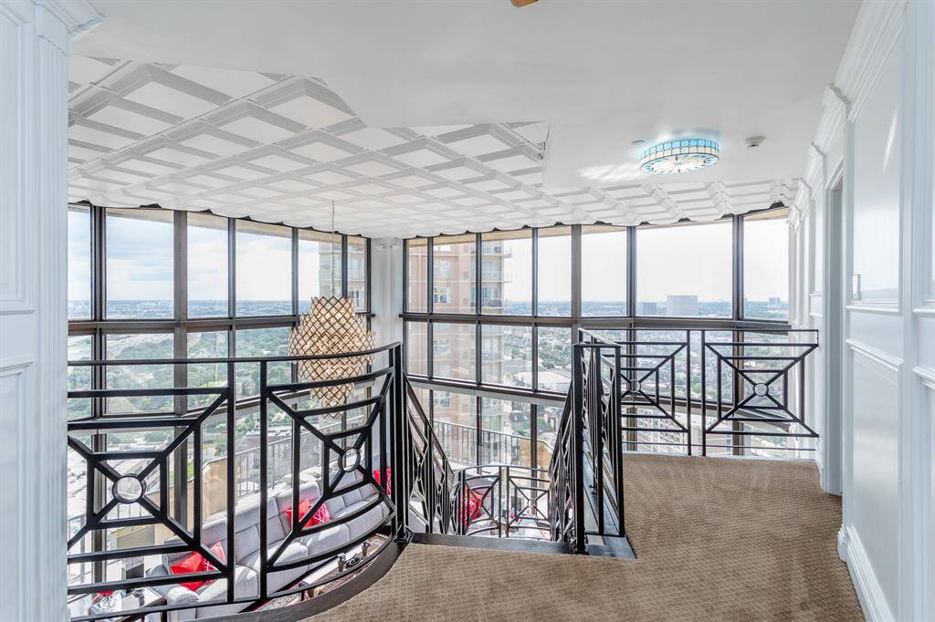 27th floor landing
