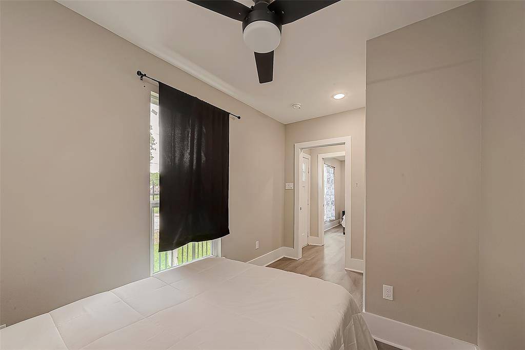 FRONT BEDROOM