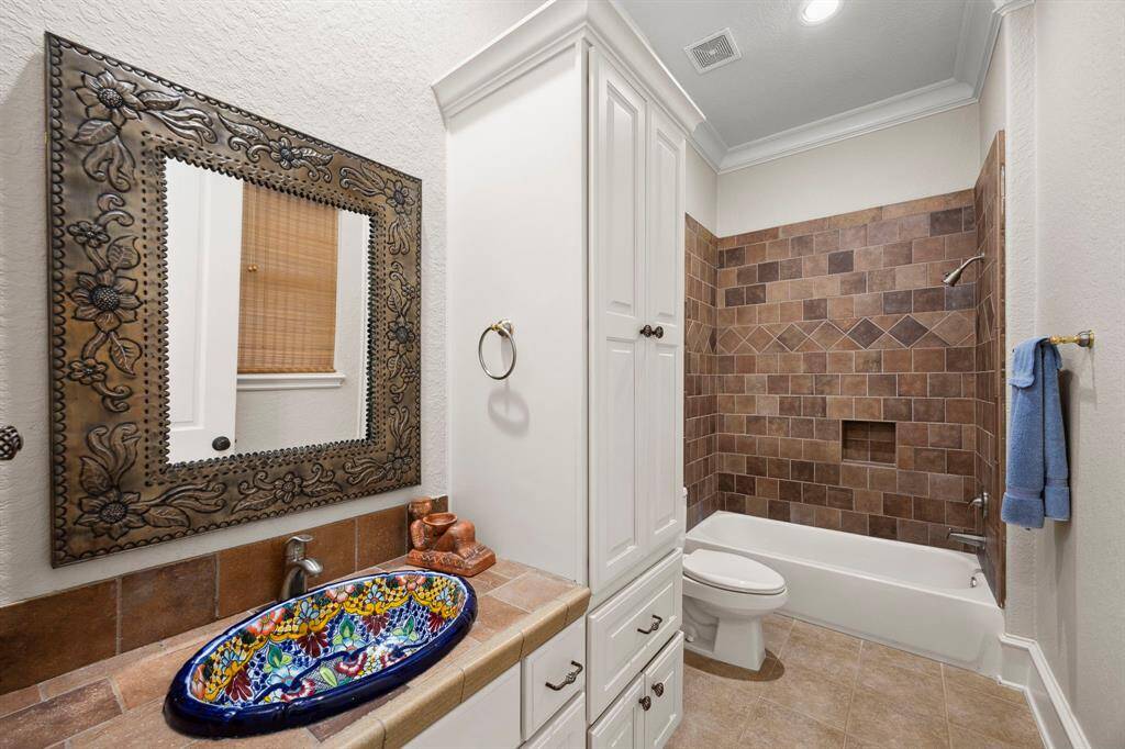 Secondary downstairs bathroom.