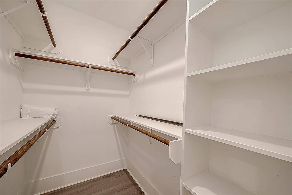 PRIMARY BATH CLOSET