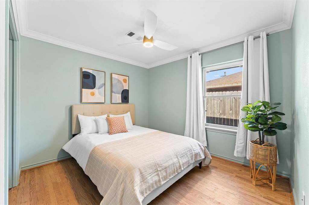 Secondary bedroom