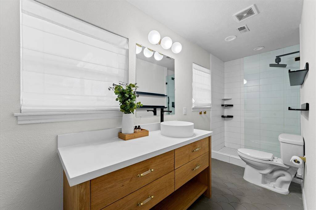 Bathrooms were renovated in 2019 and PEX plumbing installed.