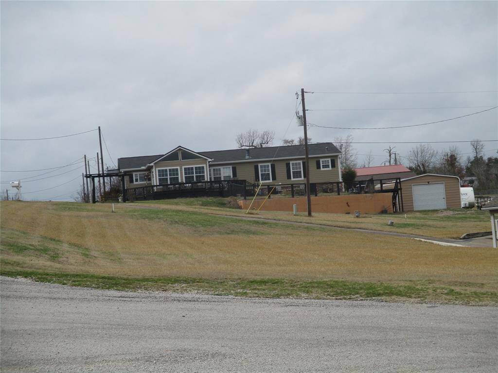 Property from subdivision boat ramp