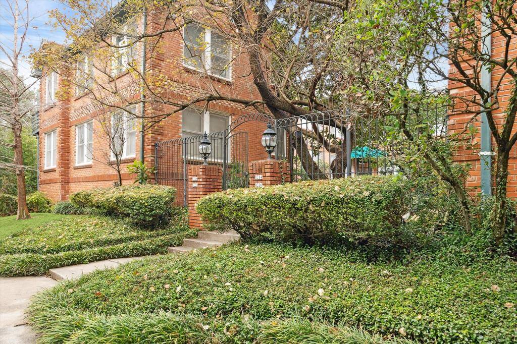 Front of Seven Gables from Bartlett Street.