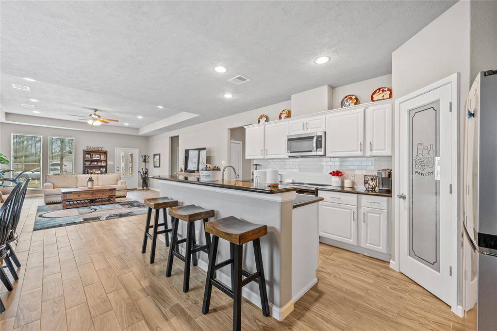 Breakfast bar