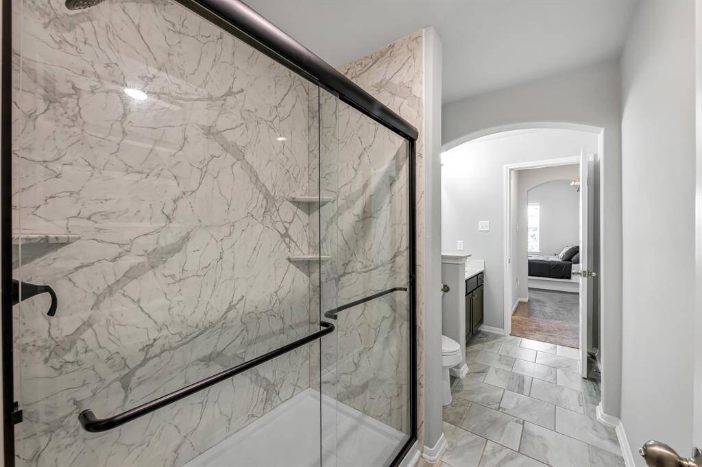 En-Suite offers large stand-up shower.
