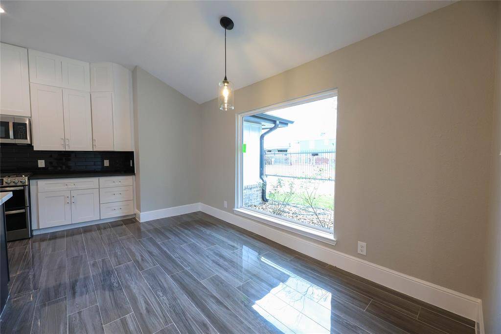 Breakfast/Dining combo area